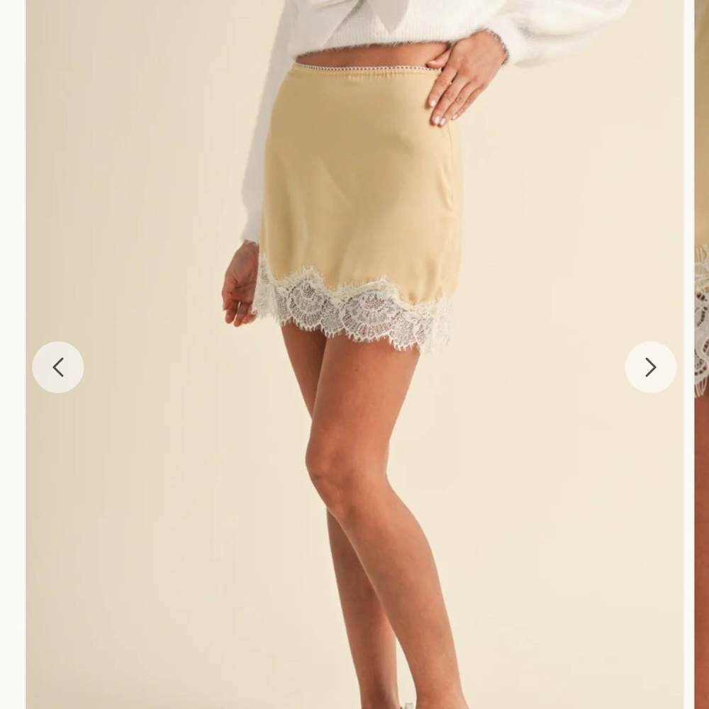 Lace Trim Mini Skirt